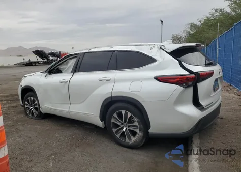 2022 Toyota Highlander Xle из США, поврежденный, VIN 5TDHZRAH6NS121363